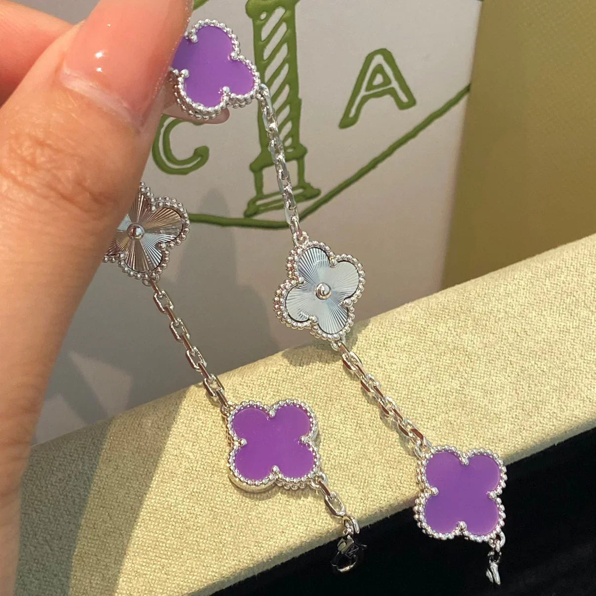 [KELA]LUCKY CLOVER 5-MOTIF BRACELET - VIOLET COLLECTION