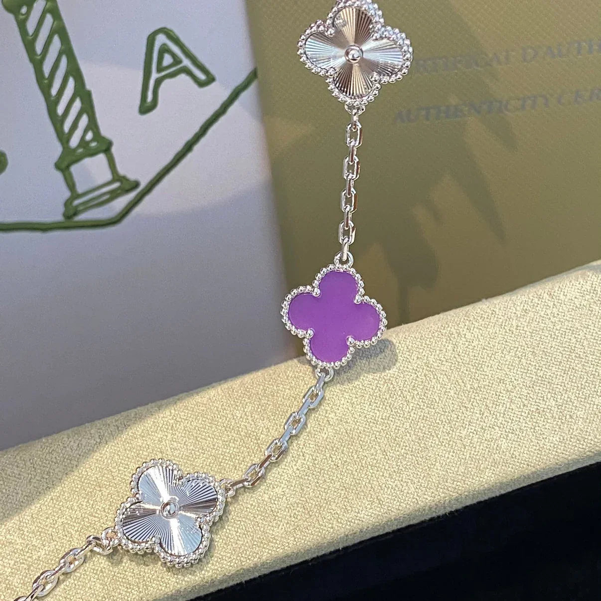 [KELA]LUCKY CLOVER 5-MOTIF BRACELET - VIOLET COLLECTION