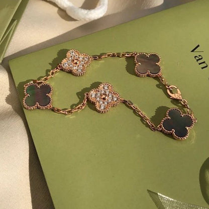 [KELA]LUCKY CLOVER 5-MOTIF BRACELET - GREY MOTHER-OF-PEARL COLLECTION