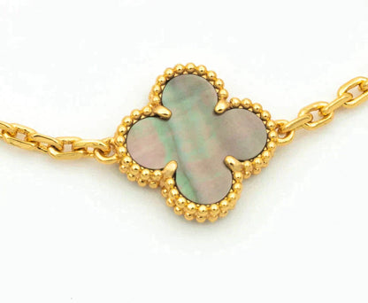 [KELA]LUCKY CLOVER 5-MOTIF BRACELET - GREY MOTHER-OF-PEARL COLLECTION