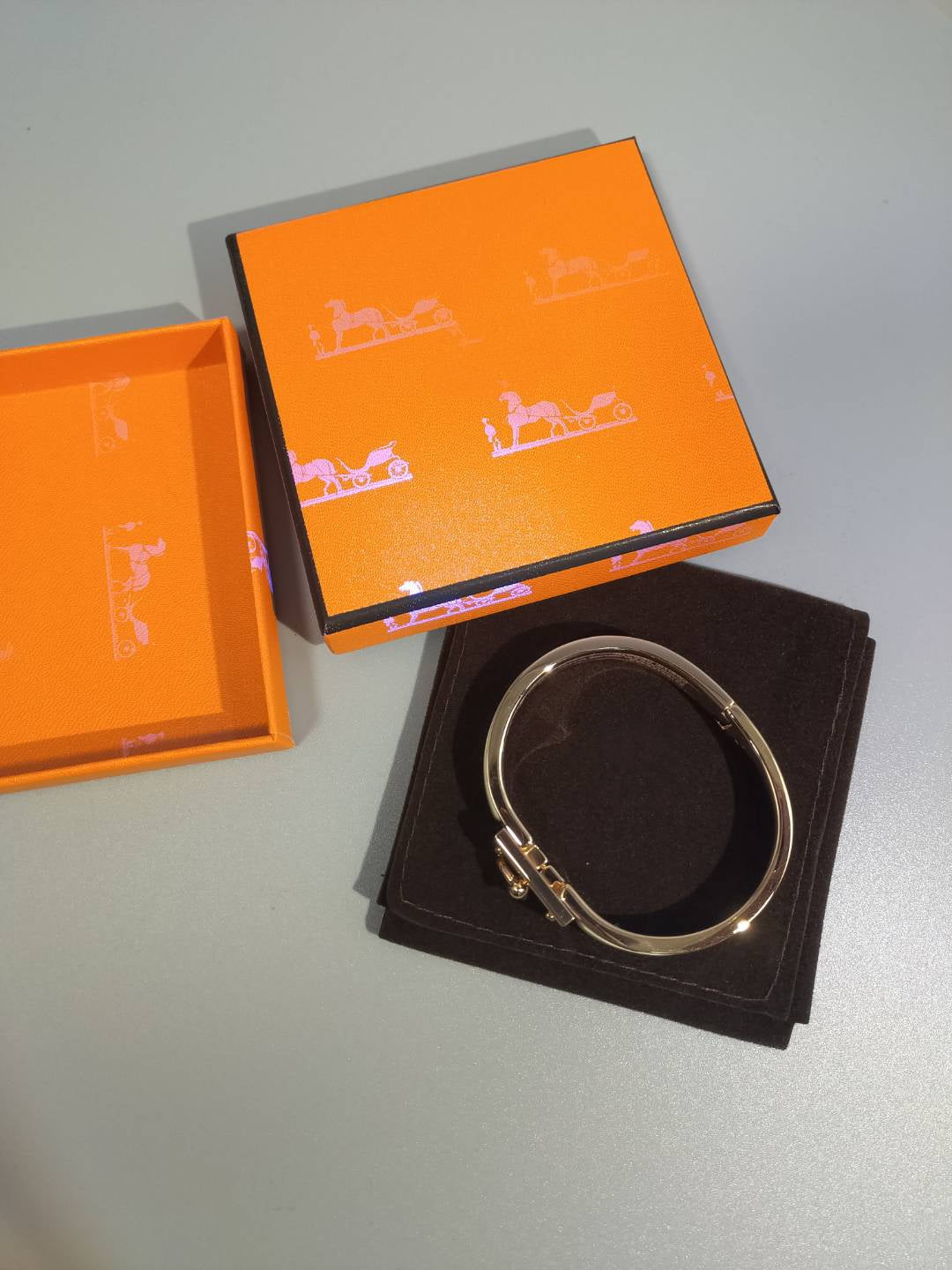 [KELA]H ORANGE BRACELET