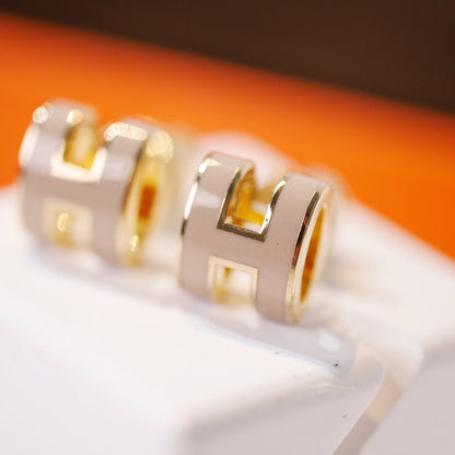 [KELA]MINI POP H GOLD EARRINGS GREY