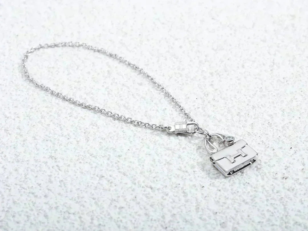 [KELA]AMULETTE PEDANT SILVER NECKLACE