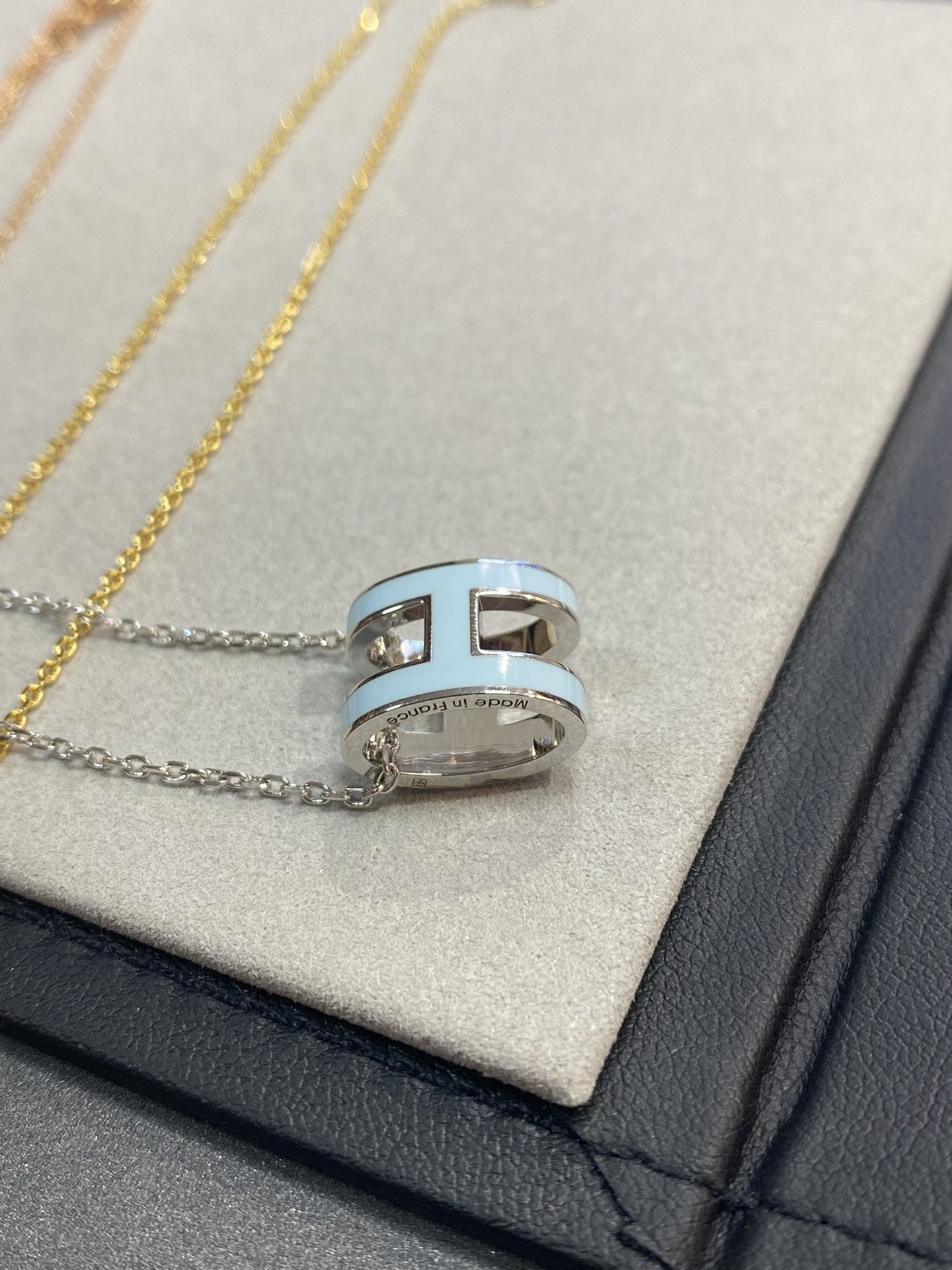 [KELA]POP H LIGHT BLUE NECKLACE