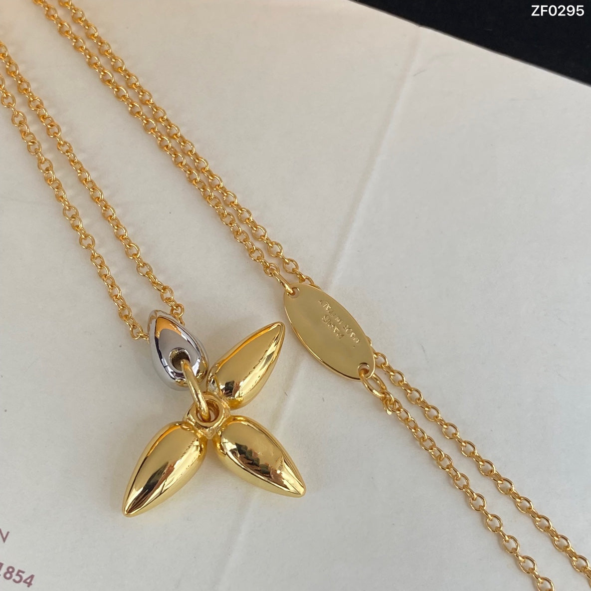 [KELA]LOUISETTE PEDANT GOLD NECKLACE