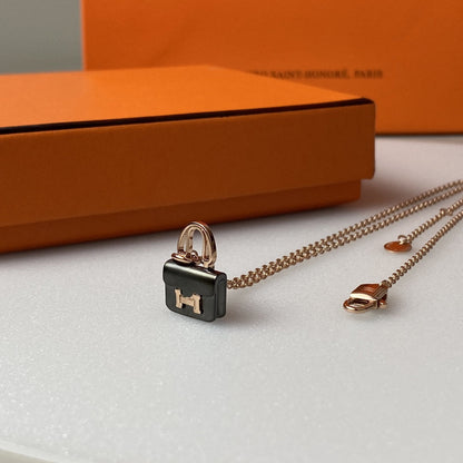 [KELA]CONSTANCE BLACK PEDANT ROSE GOLD NECKLACE