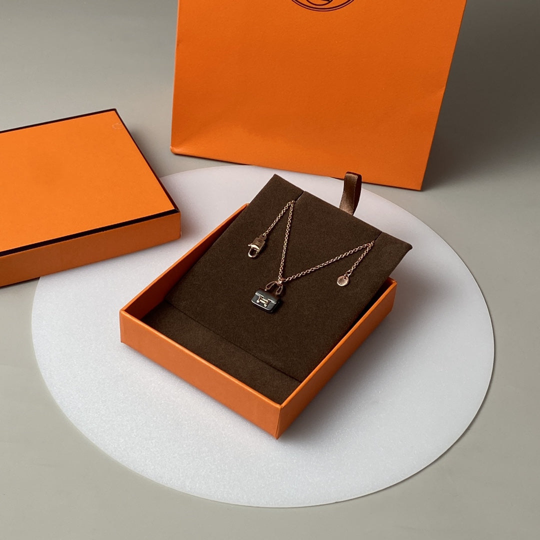 [KELA]CONSTANCE BLACK PEDANT ROSE GOLD NECKLACE