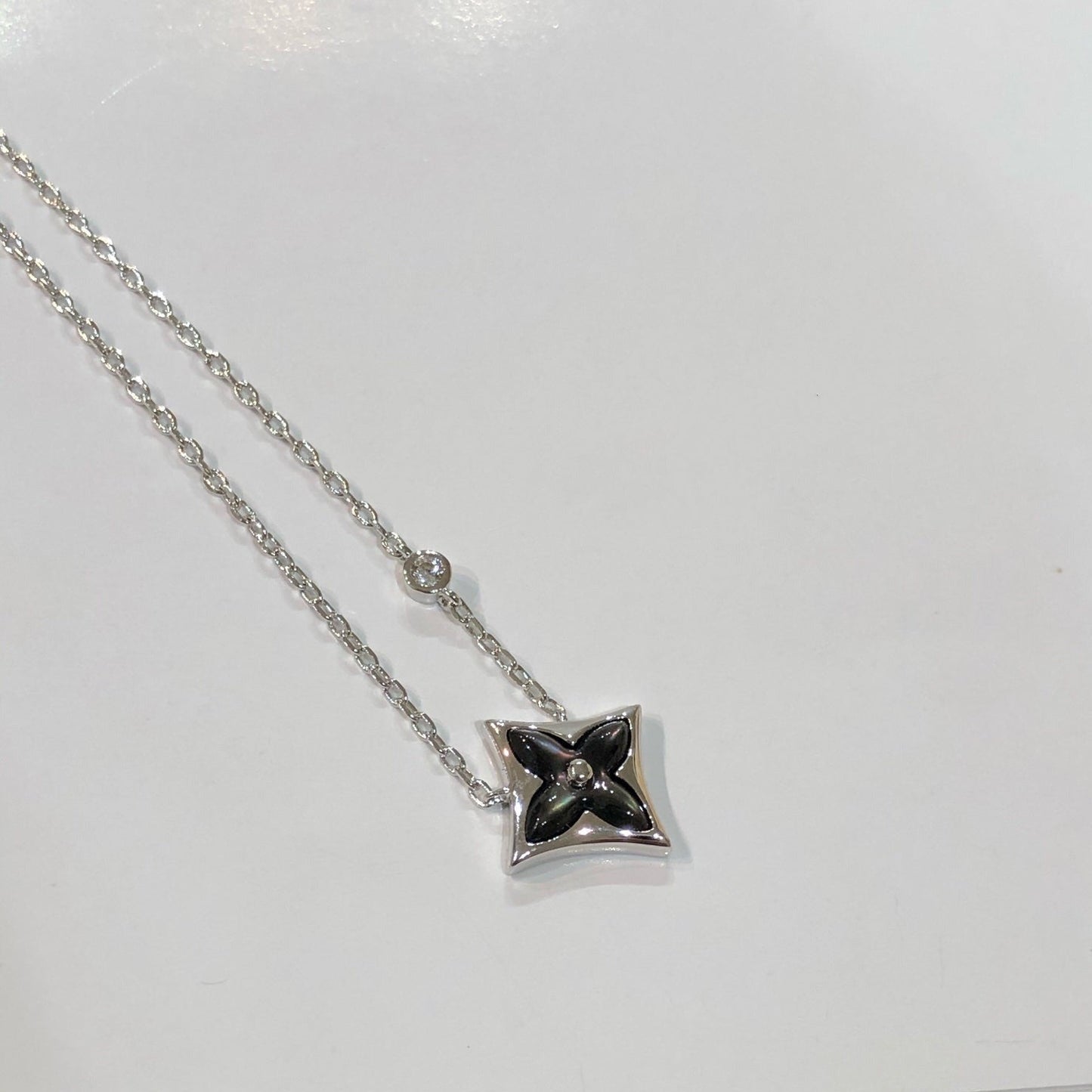 [KELA]STAR BLACK MOP NECKLACE