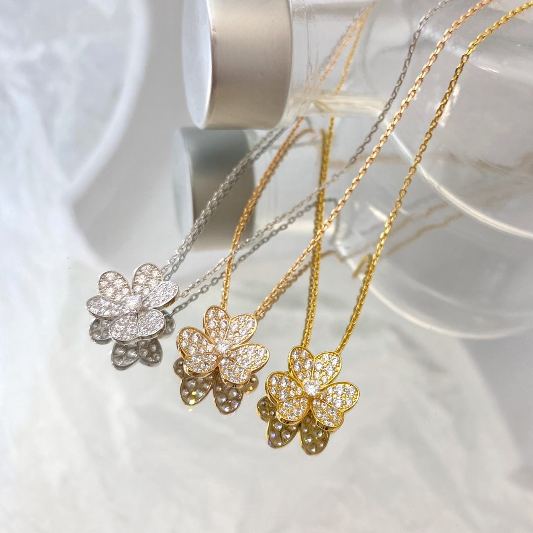 [KELA]PAVÉ DIAMOND FLOWER CHARM NECKLACE