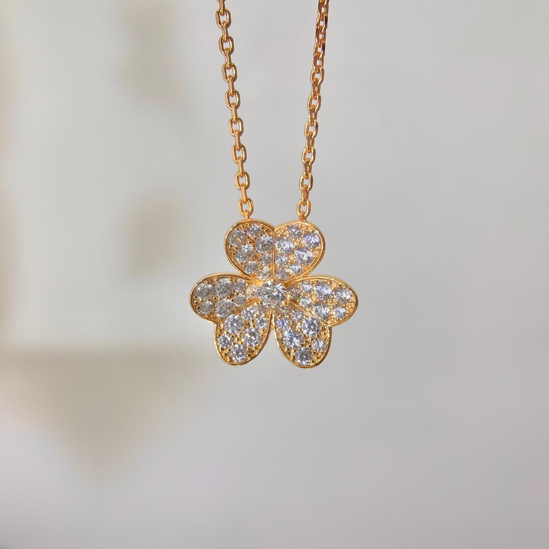 [KELA]PAVÉ DIAMOND FLOWER CHARM NECKLACE