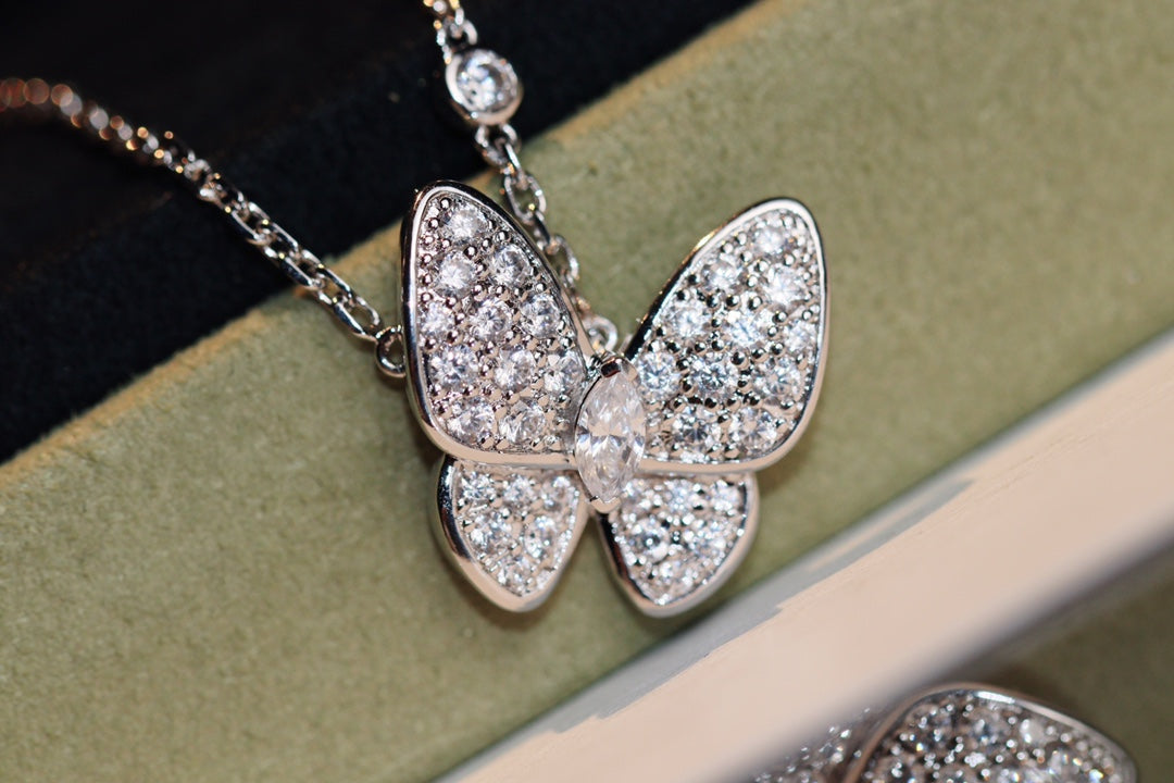 [KELA]BUTTERFLY DIAMOND CHARM NECKLACE