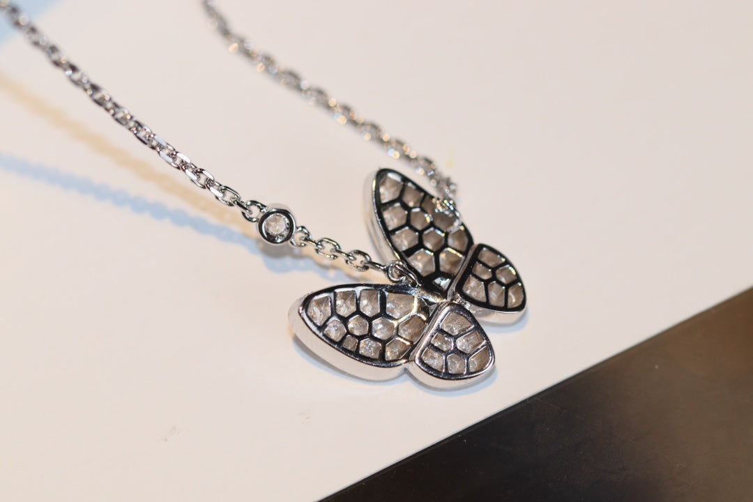 [KELA]BUTTERFLY DIAMOND CHARM NECKLACE