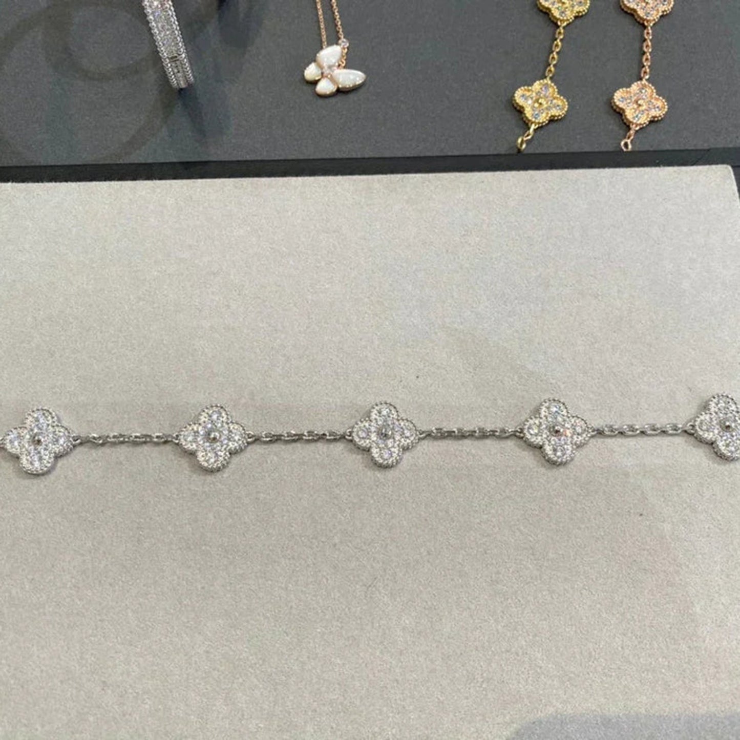 [KELA]LUCKY CLOVER 5-MOTIF BRACELET - FULL-DIAMOND