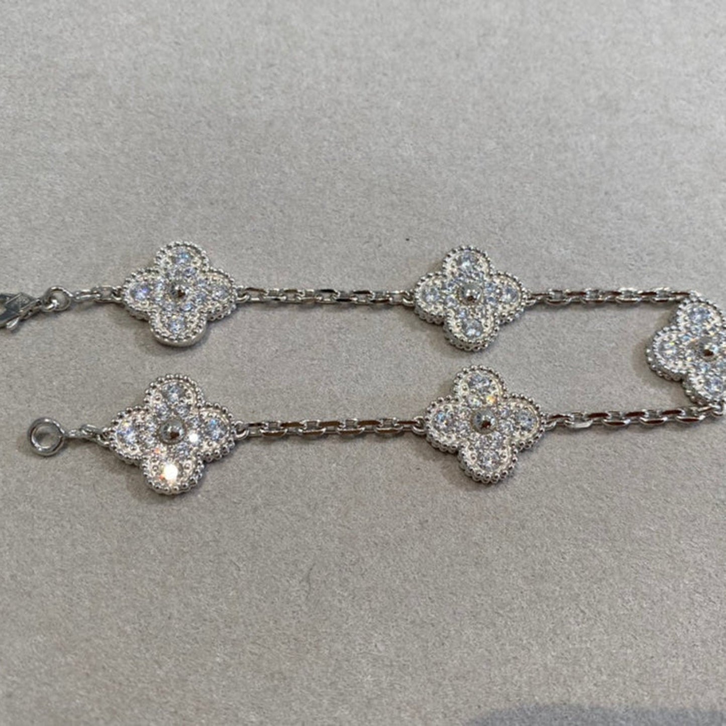 [KELA]LUCKY CLOVER 5-MOTIF BRACELET - FULL-DIAMOND