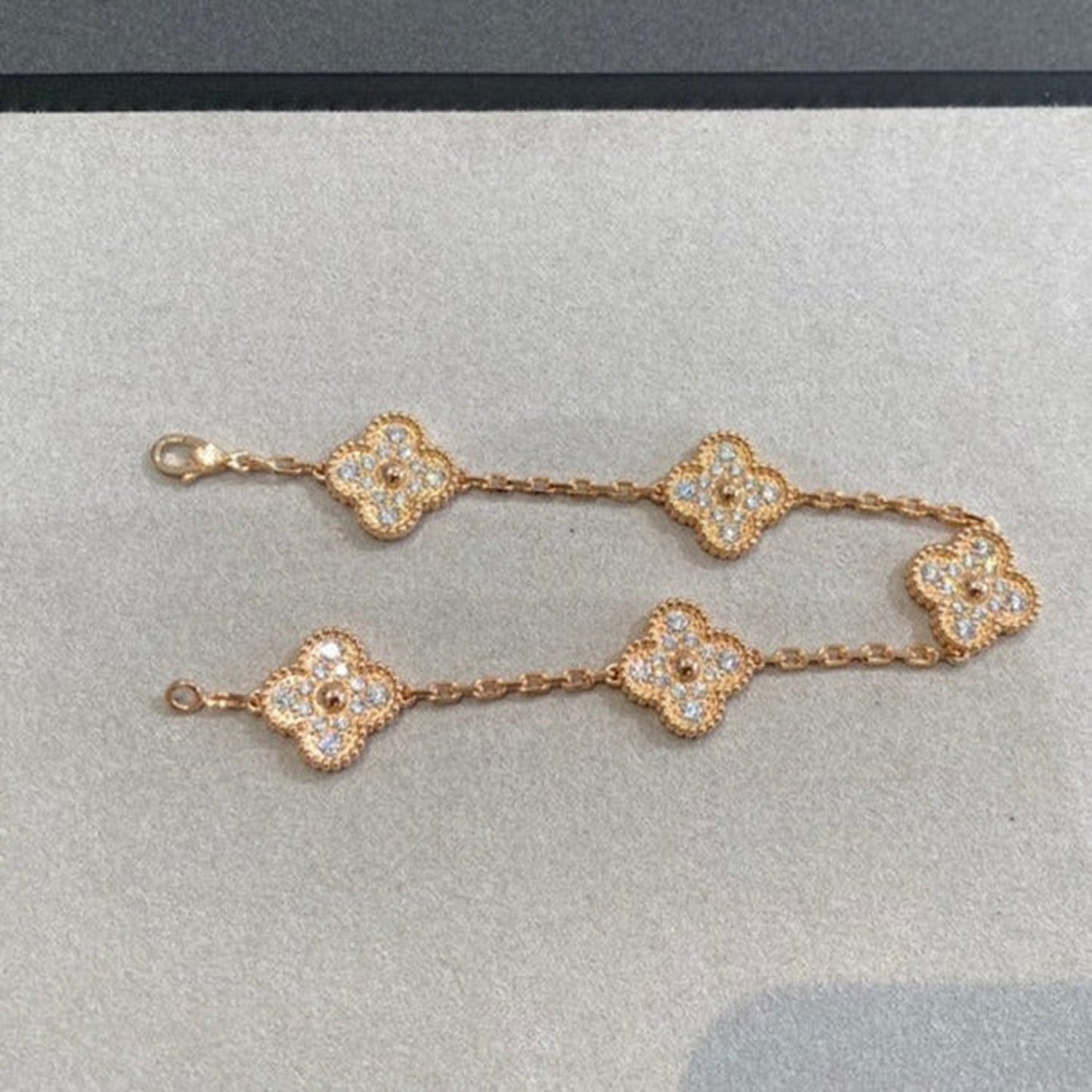 [KELA]LUCKY CLOVER 5-MOTIF BRACELET - FULL-DIAMOND