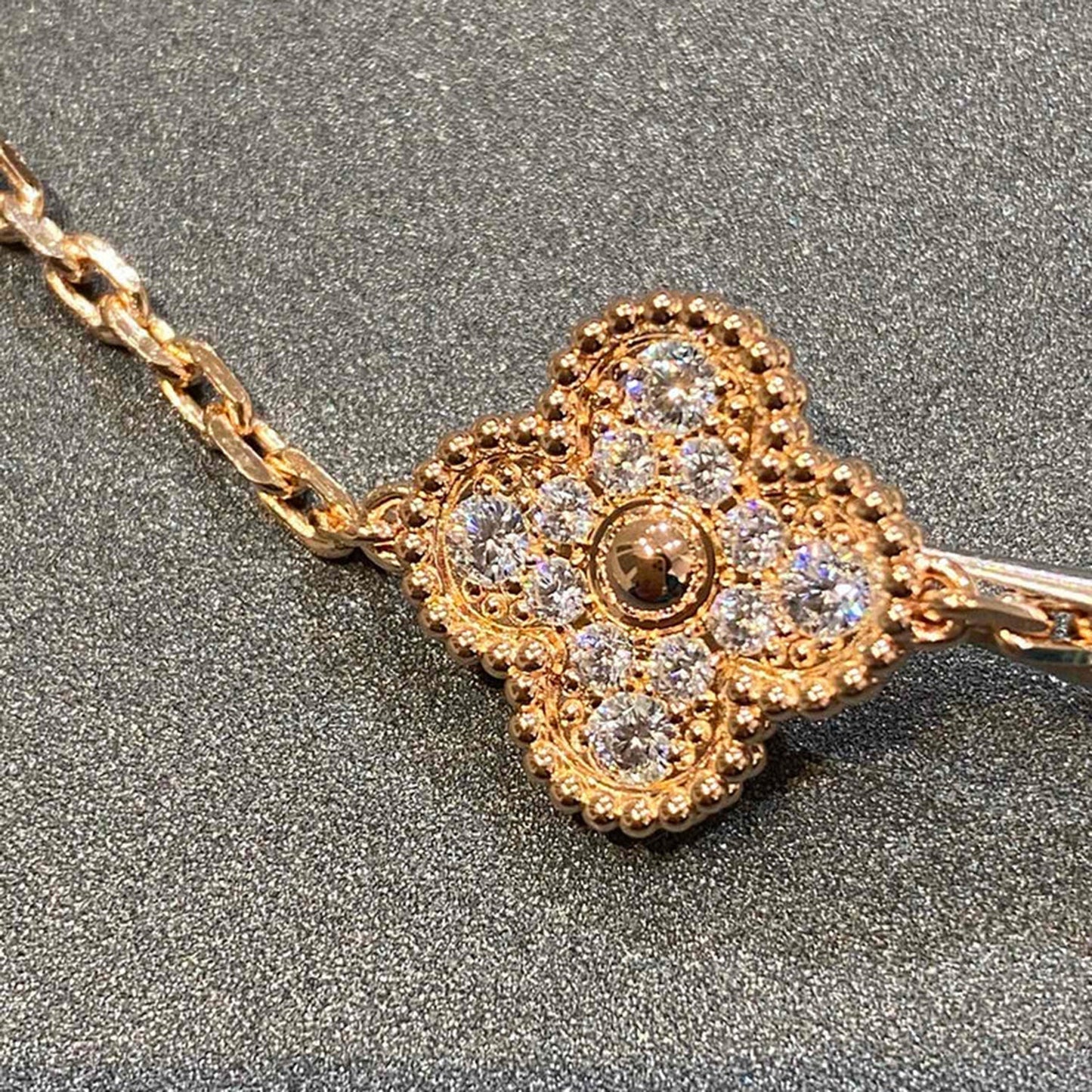 [KELA]LUCKY CLOVER 5-MOTIF BRACELET - FULL-DIAMOND