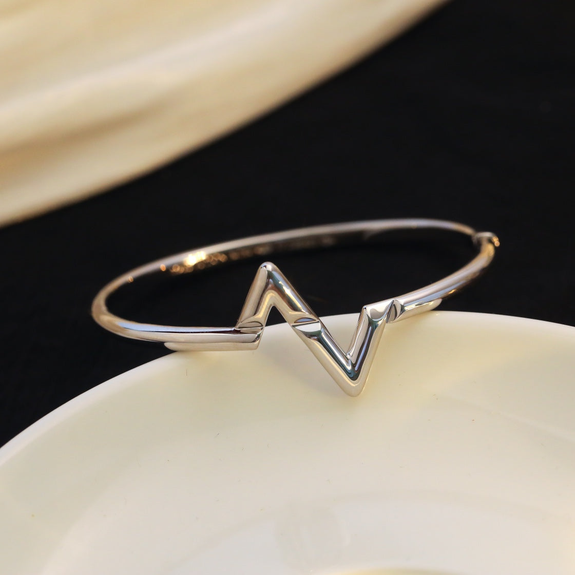[KELA]VOLTE UPSITE DOWN BRACELET