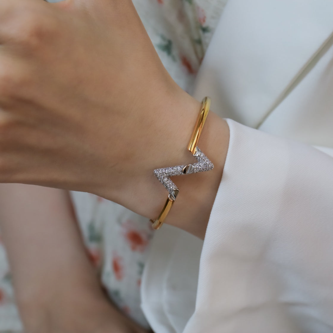 [KELA]VOLTE UPSITE DOWN GOLD DIAMOND BRACELET