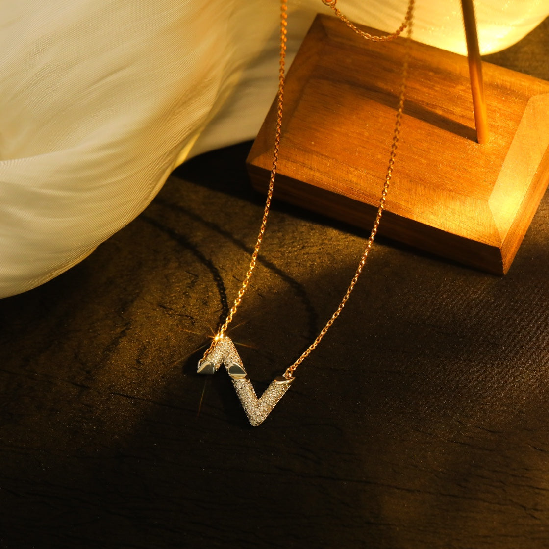 [KELA]VOLT SILVER DIAMOND PEDANT NECKLACE