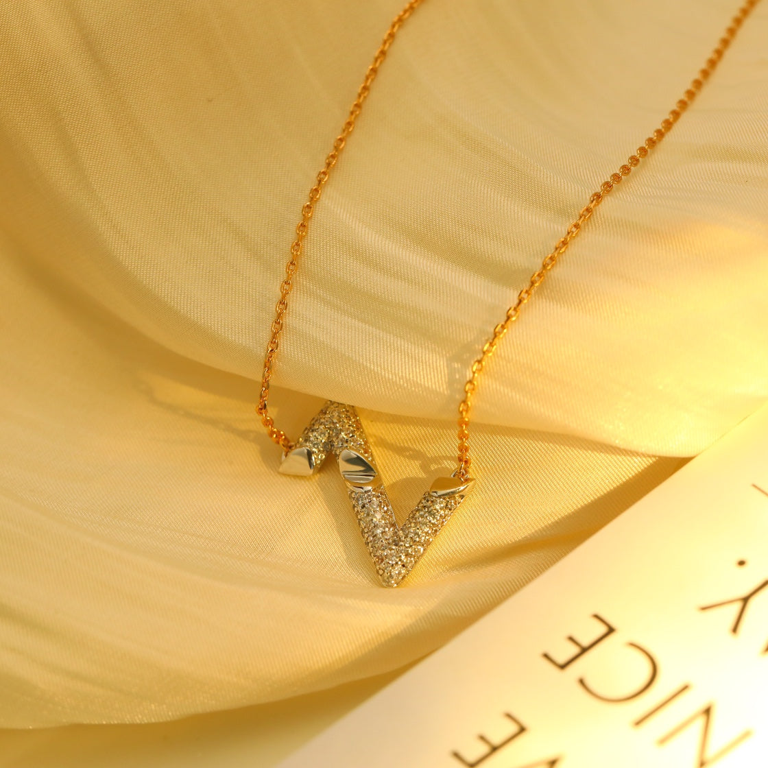 [KELA]VOLT SILVER DIAMOND PEDANT NECKLACE
