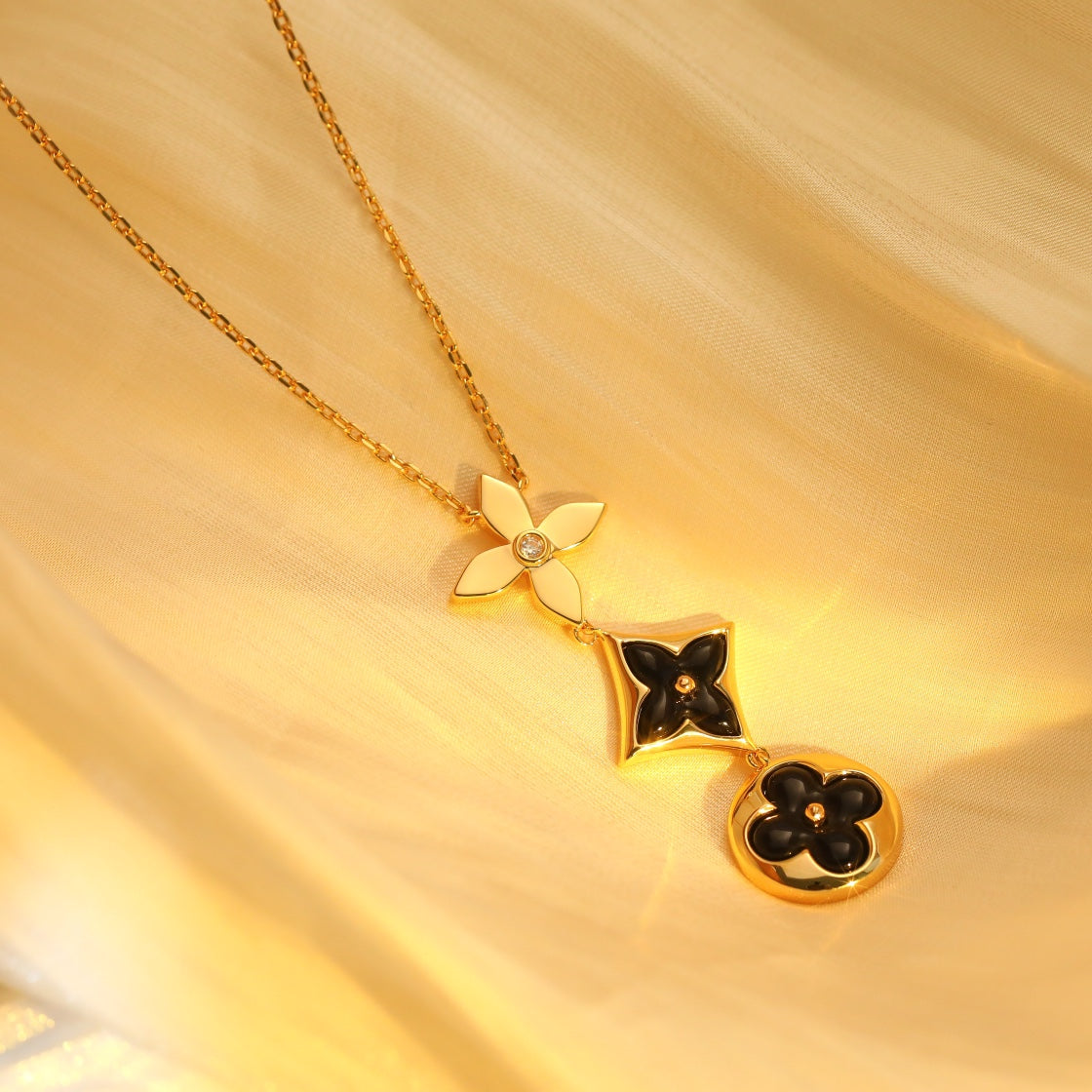 [KELA]STAR AND SUN ONYX ROSE GOLD NECKLACE