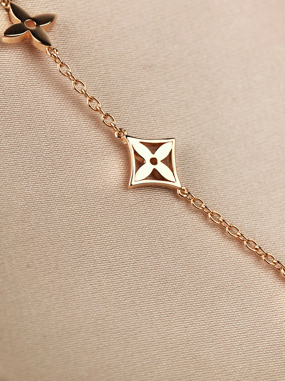 [KELA]STAR AND SUN 7 MOTIFS GOLD BRACELET
