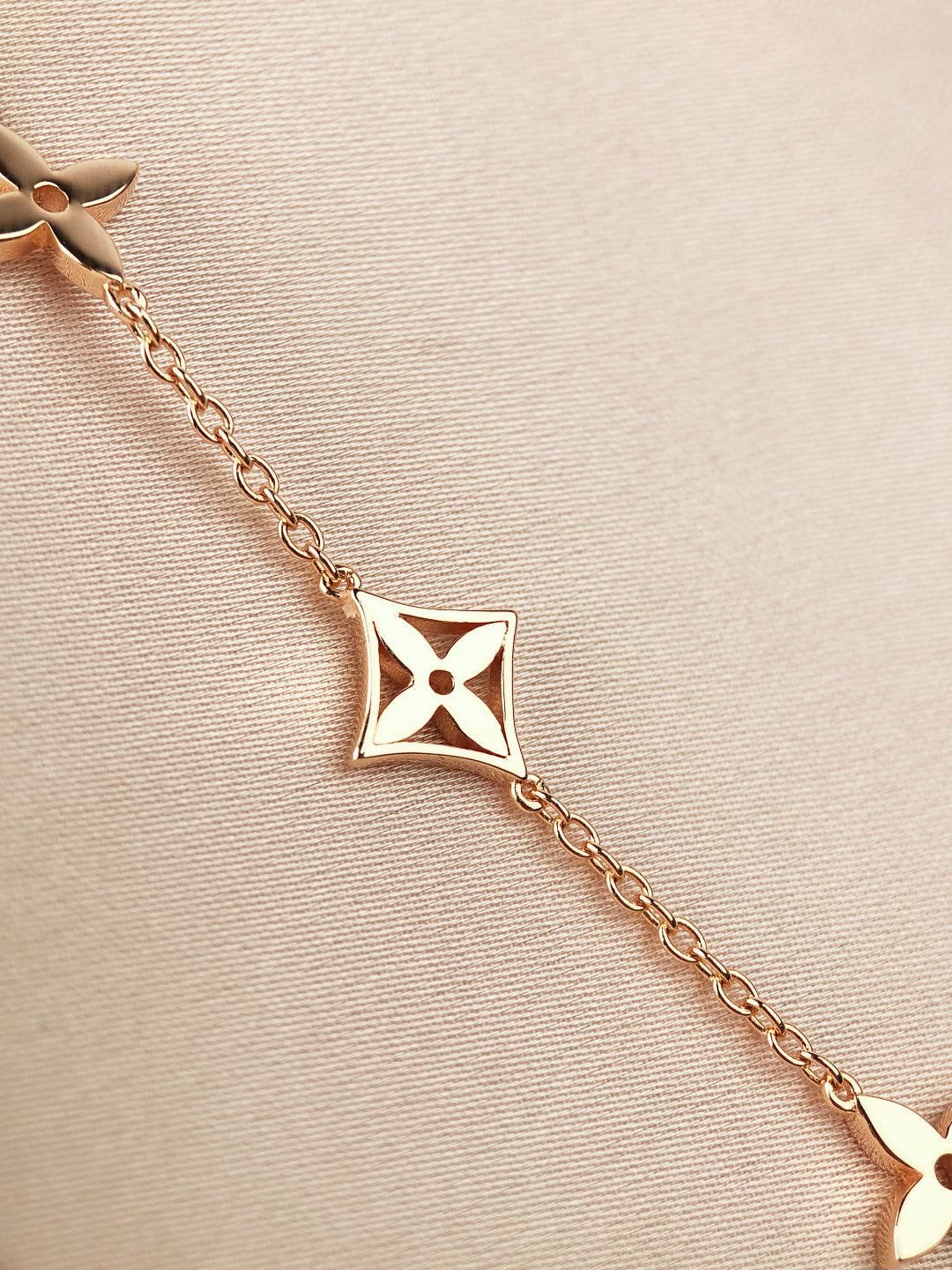 [KELA]STAR AND SUN 7 MOTIFS GOLD BRACELET