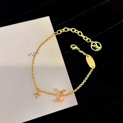 [KELA]LOGO STAR MOTIF GOLD BRACELET