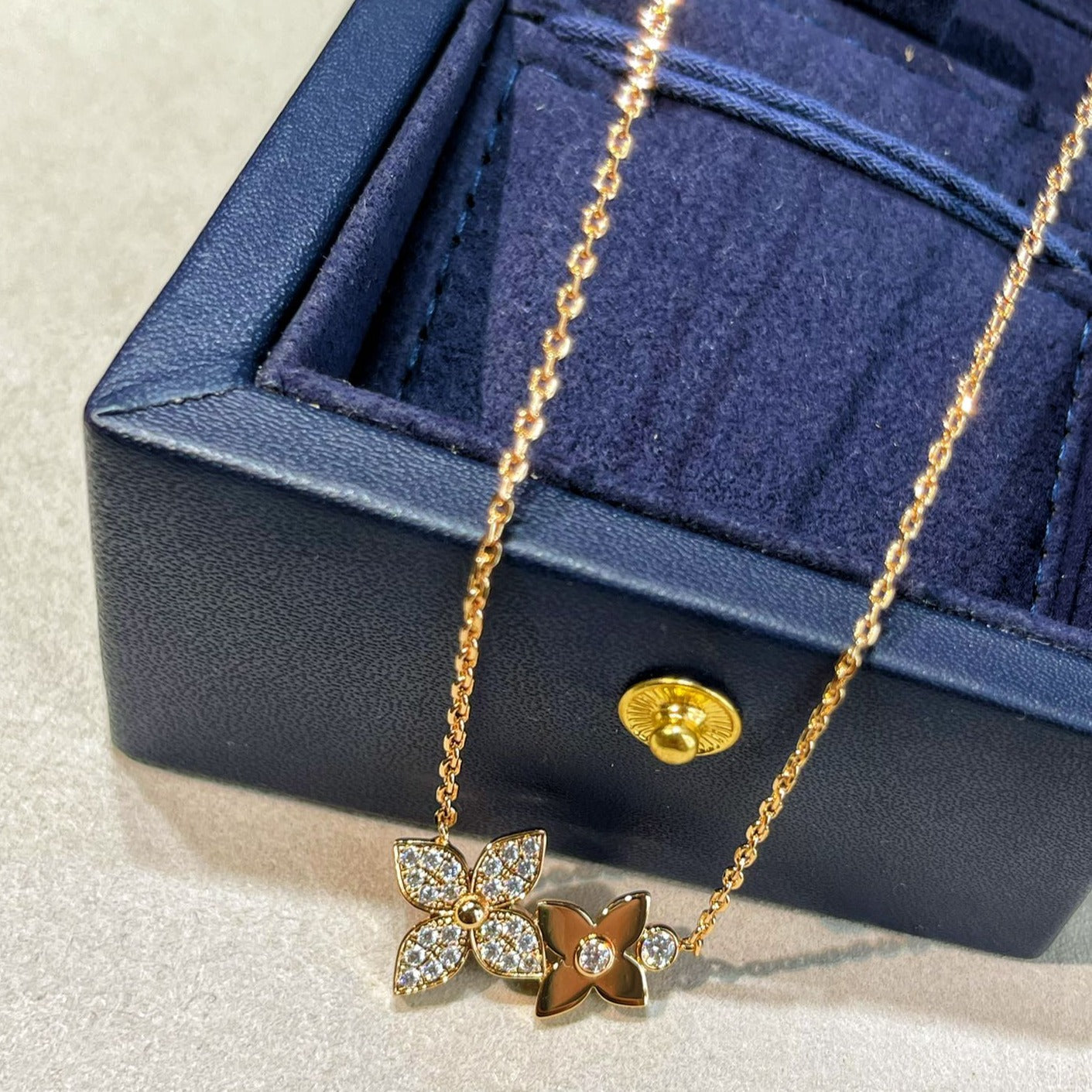 [KELA]STAR BLOSSOM NECKLACE ROSE GOLD DIAMONDS