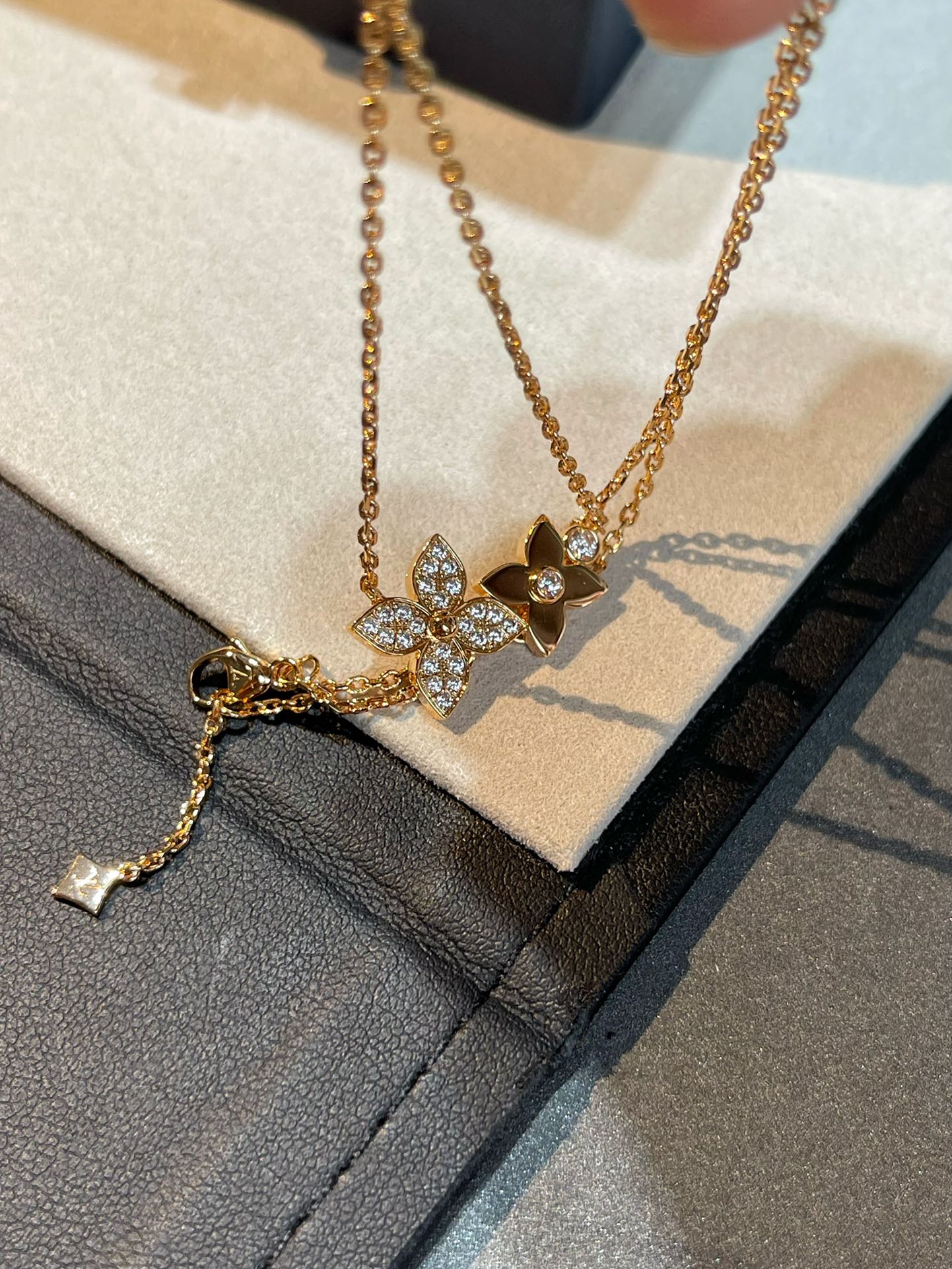 [KELA]STAR BLOSSOM NECKLACE ROSE GOLD DIAMONDS