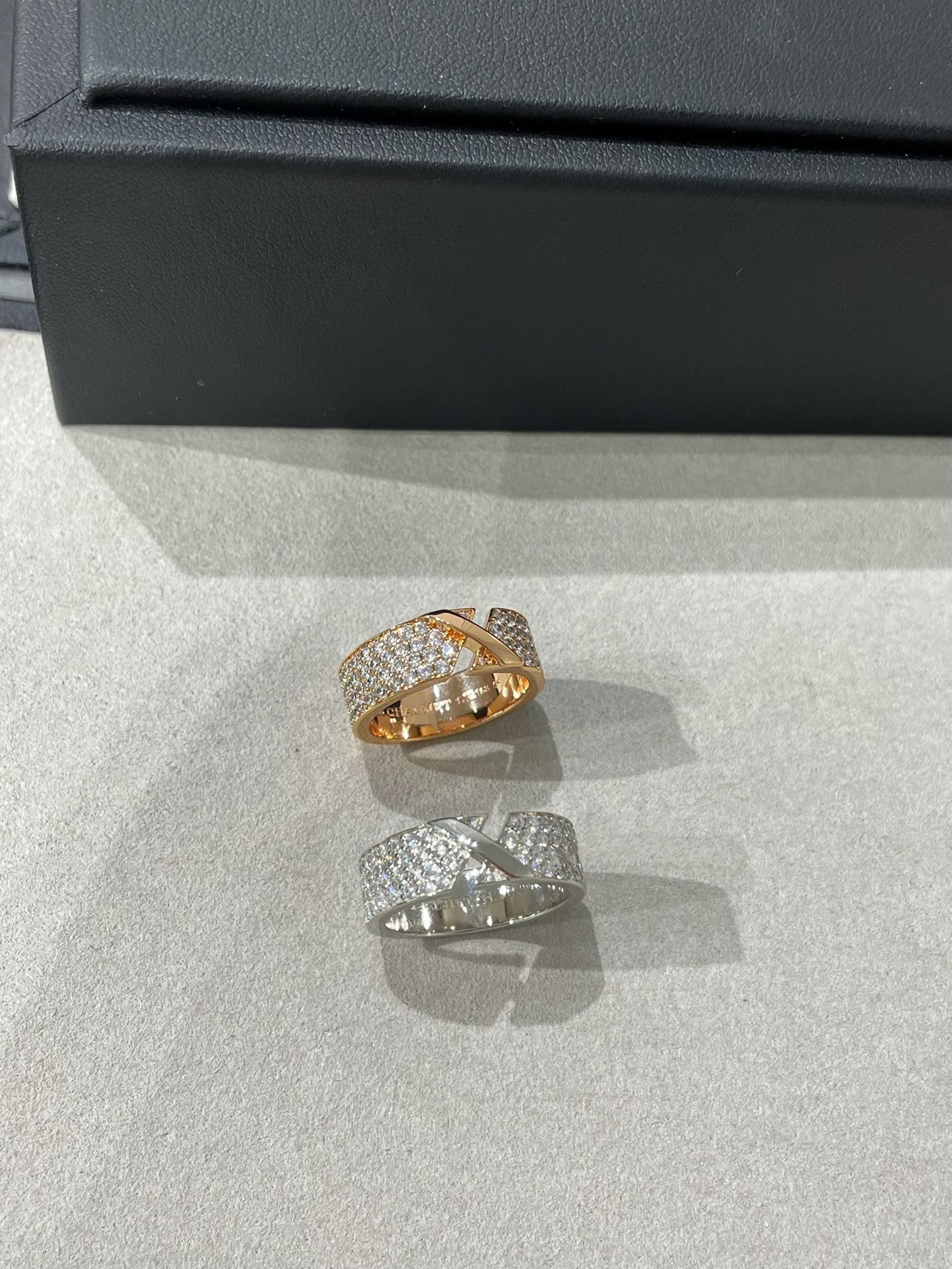 [KELA]LIENS EVIDENCE  DIAMOND PAVED RING