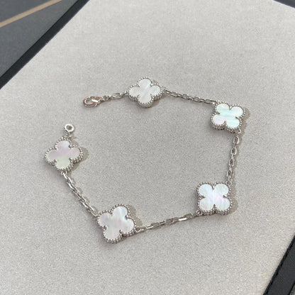[KELA]LUCKY CLOVER 5-MOTIF BRACELET - WHITE MOTHER-OF-PEARL COLLECTION