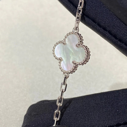[KELA]LUCKY CLOVER 5-MOTIF BRACELET - WHITE MOTHER-OF-PEARL COLLECTION