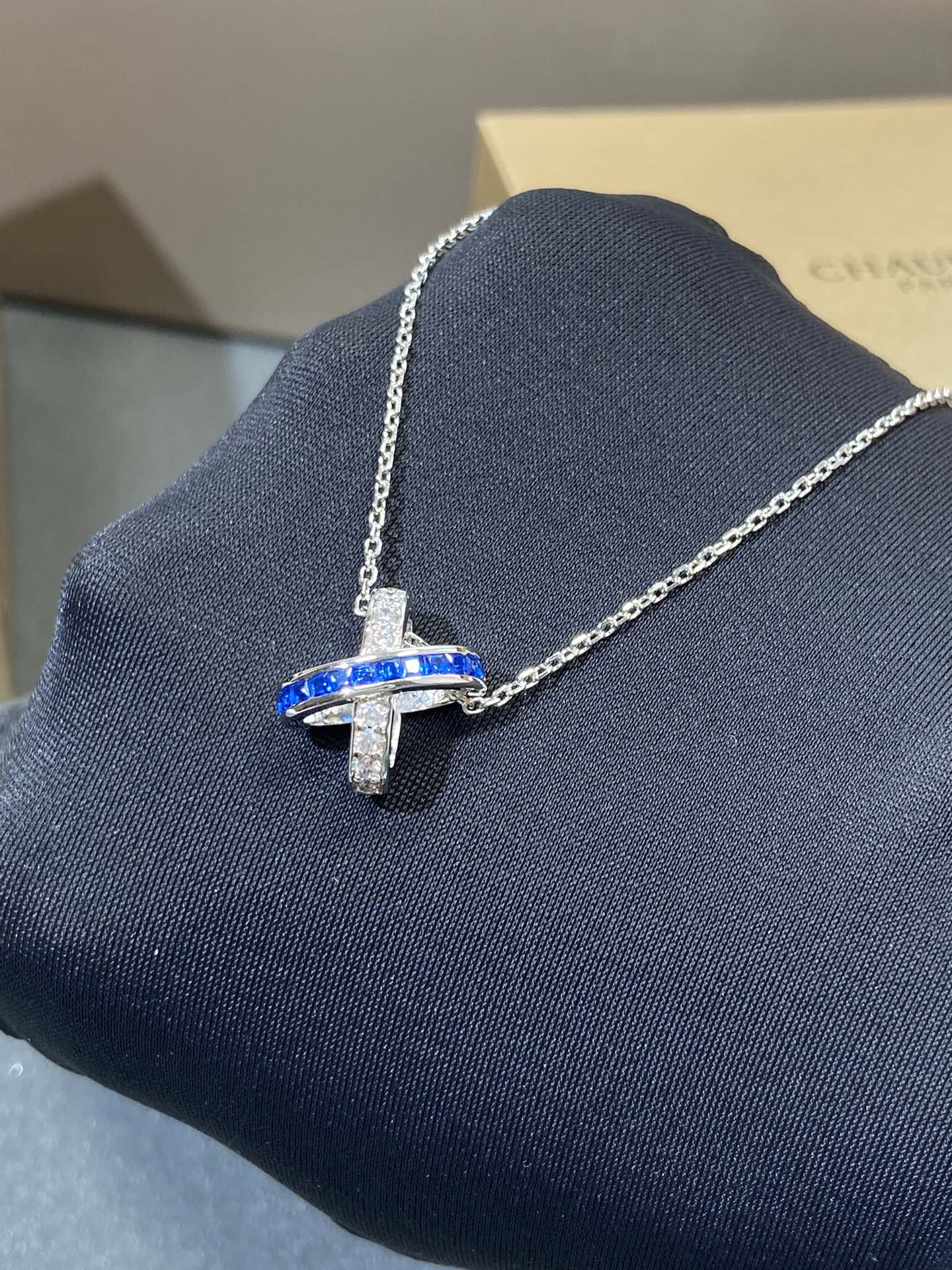 [KELA]LIENS DIAMOND SILVER NECKLACE