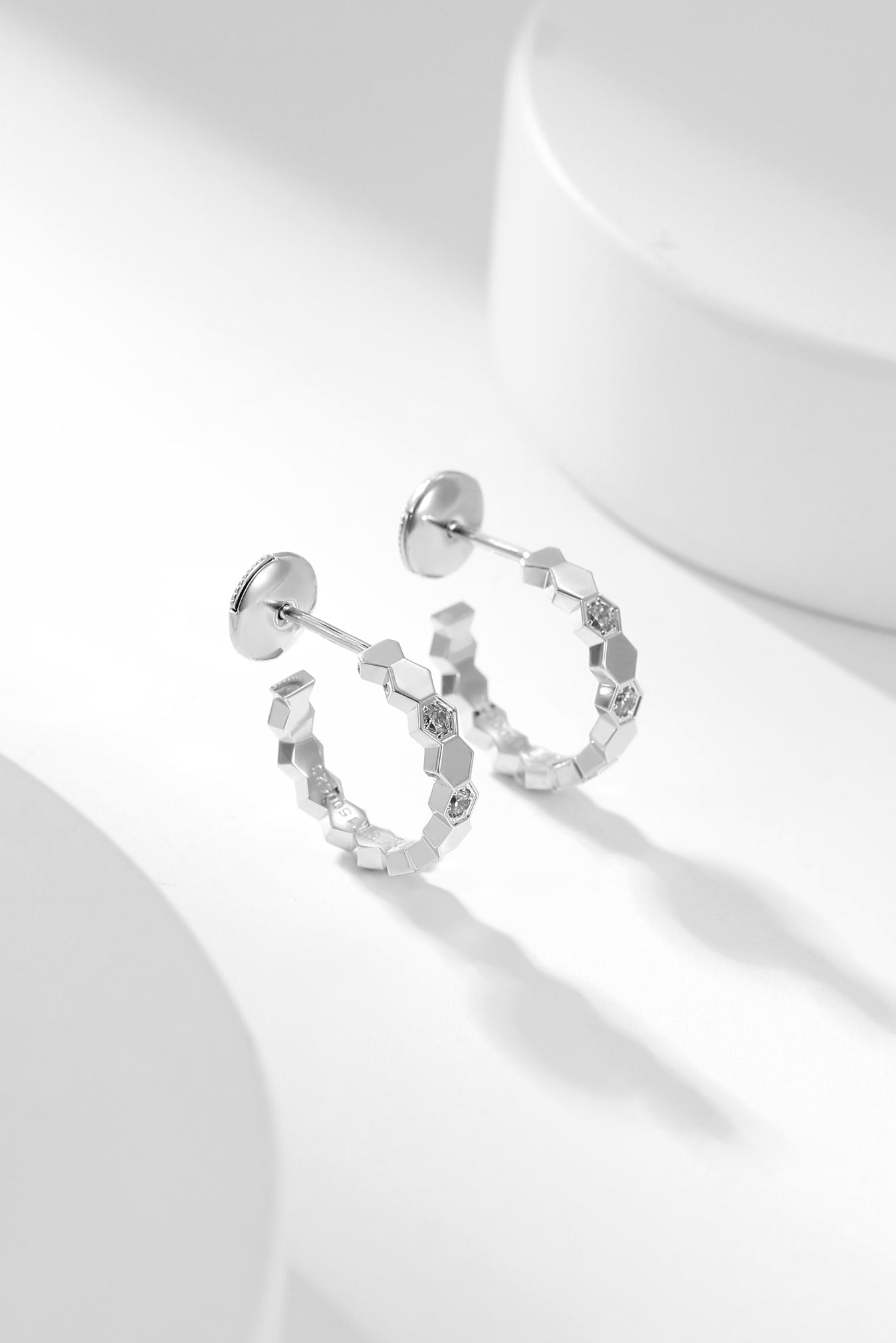 [KELA]BEE LOVE DIAMOND HOOP EARRINGS