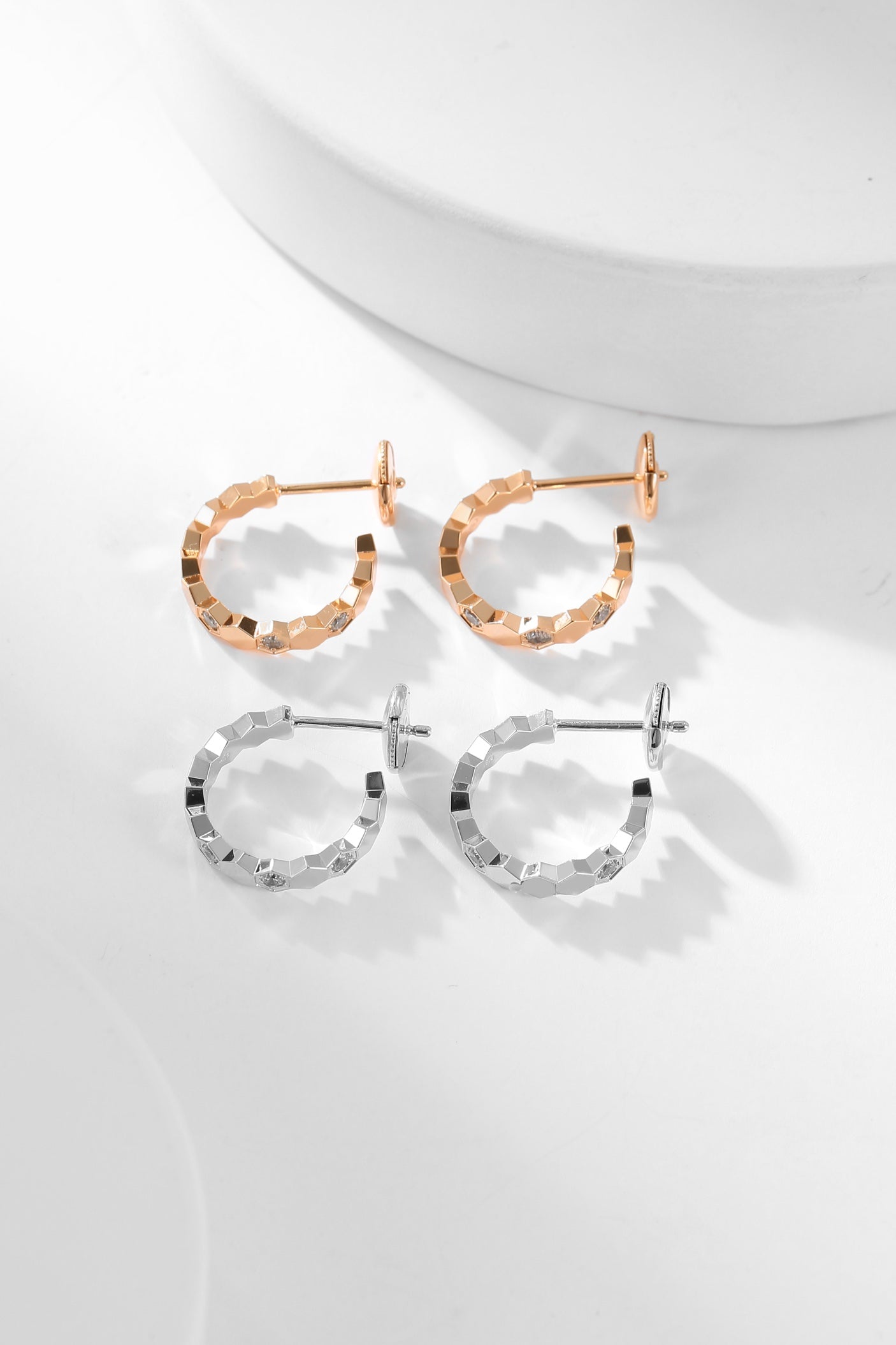 [KELA]BEE LOVE DIAMOND HOOP EARRINGS