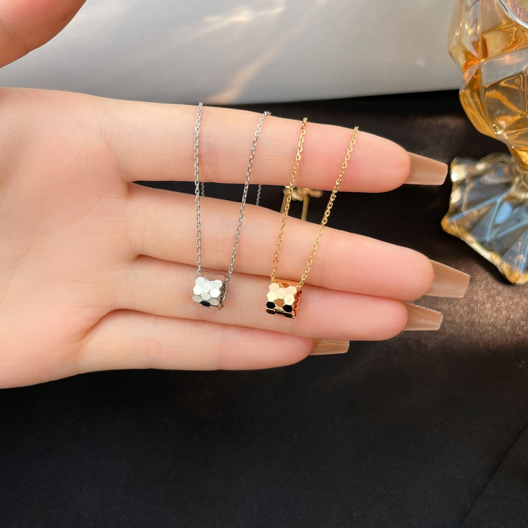 [KELA]BEE MINI NECKLACE