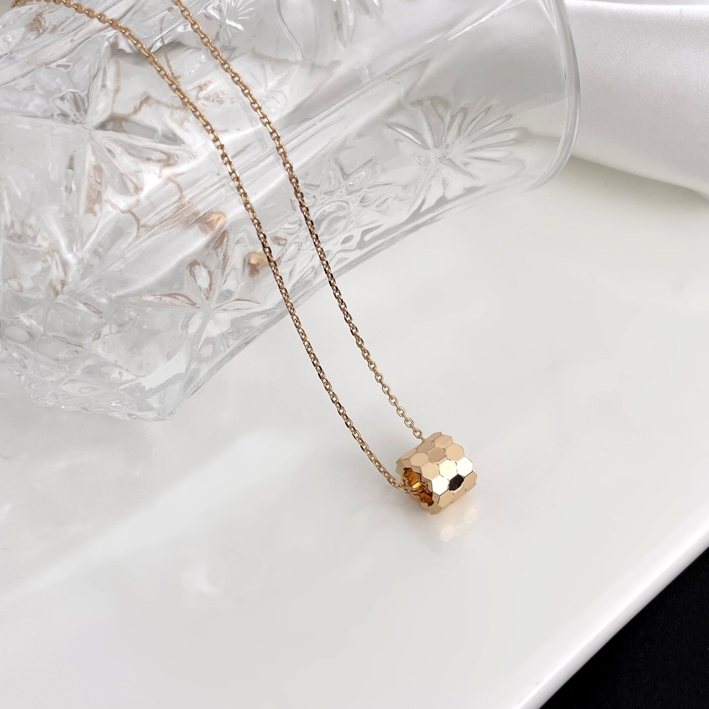 [KELA]BEE MINI NECKLACE