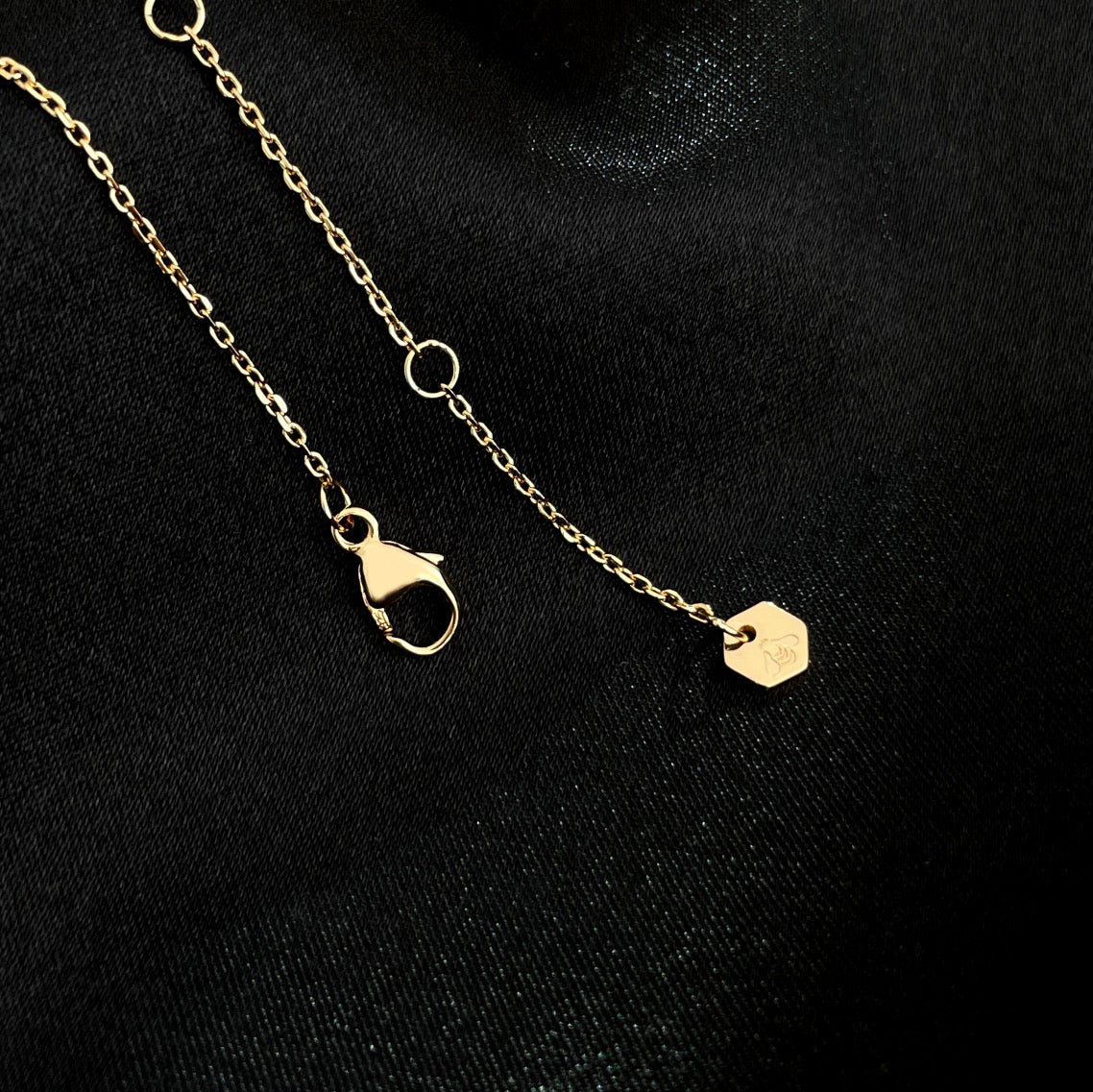 [KELA]BEE MINI NECKLACE