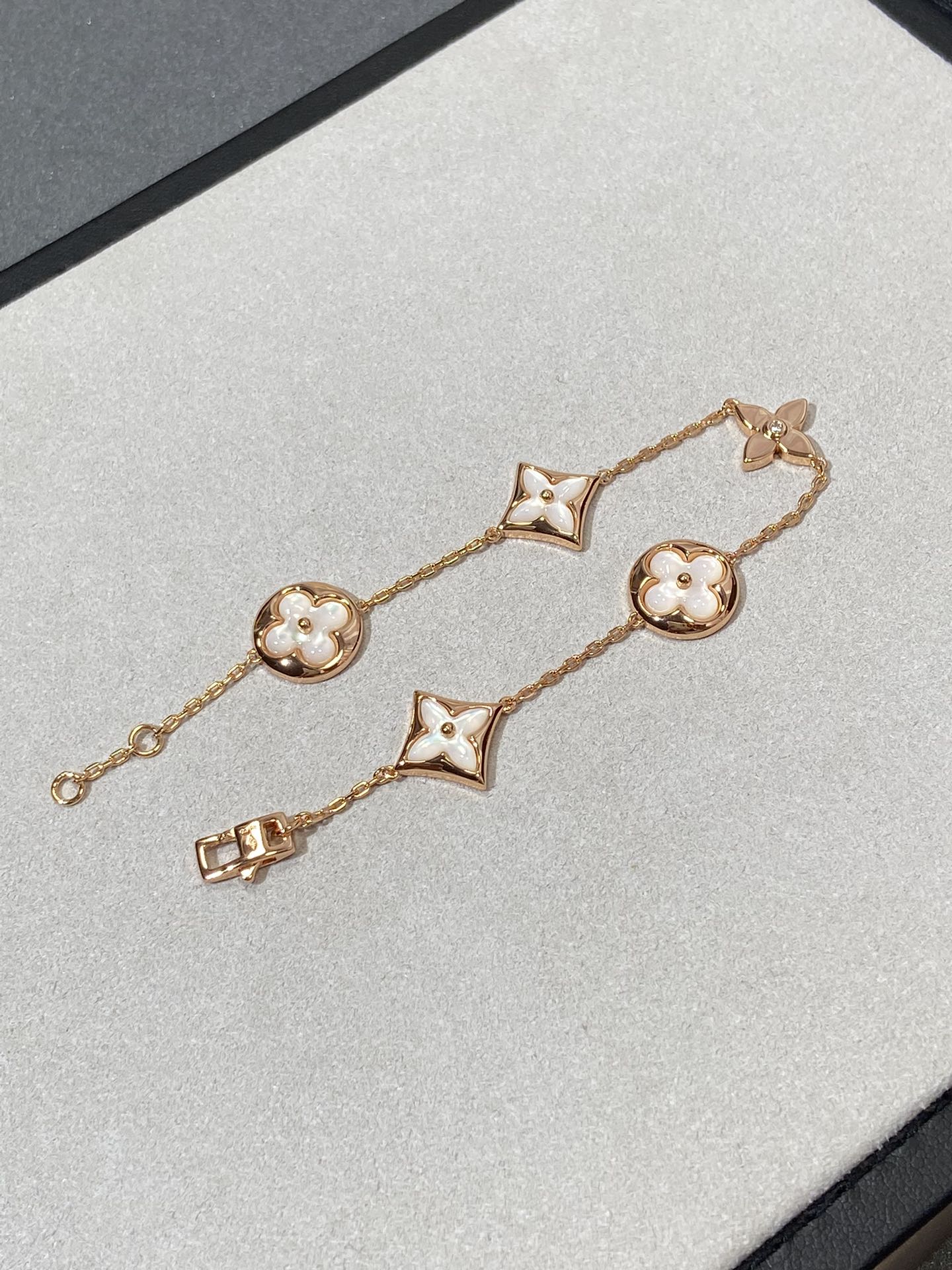 [KELA]STAR AND SUN 5 MOTIF MOP ROSE GOLD BRACELET