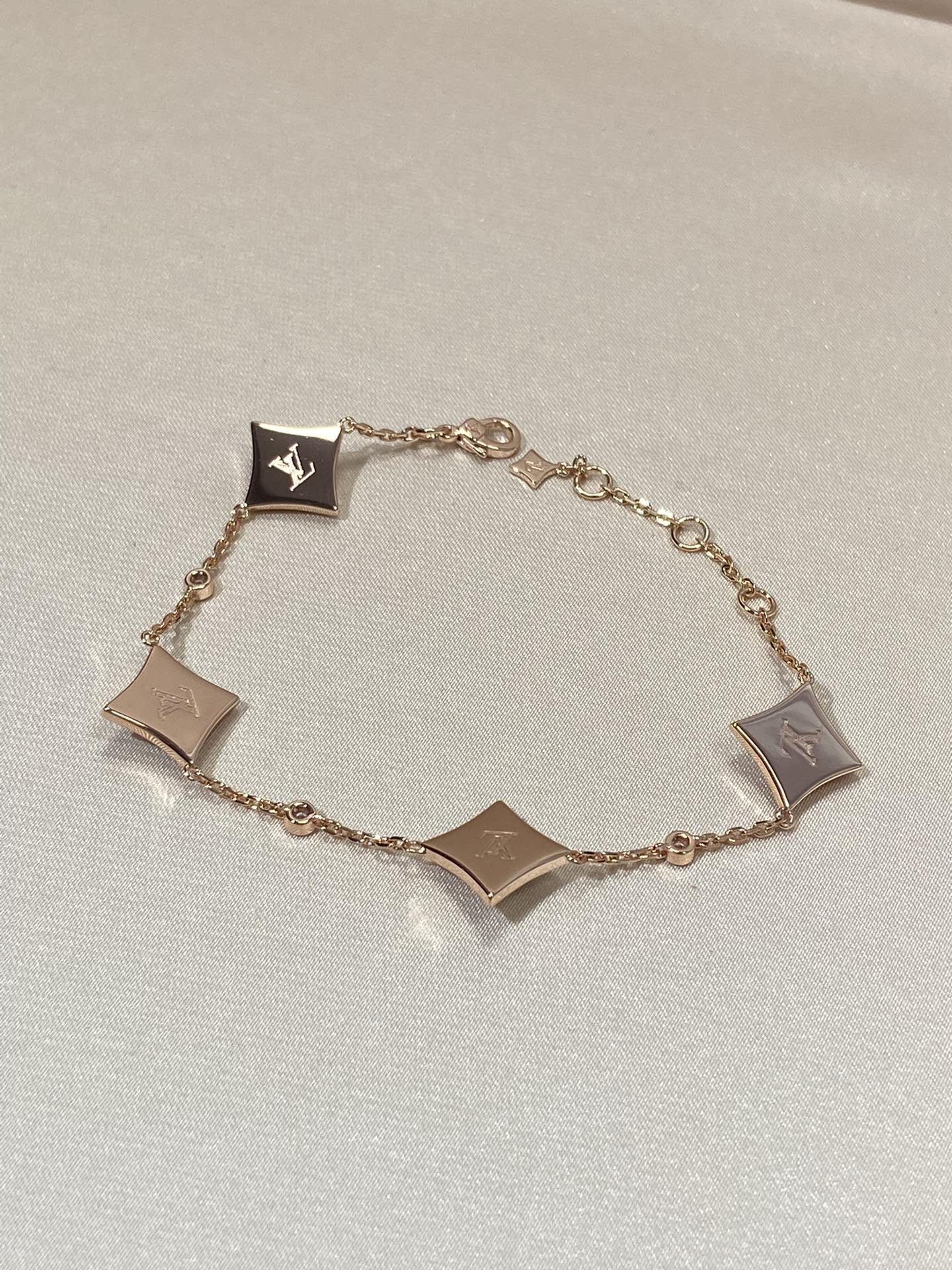 [KELA]STAR 4 MOTIF MOP DIAMOND ROSE GOLD BRACELET