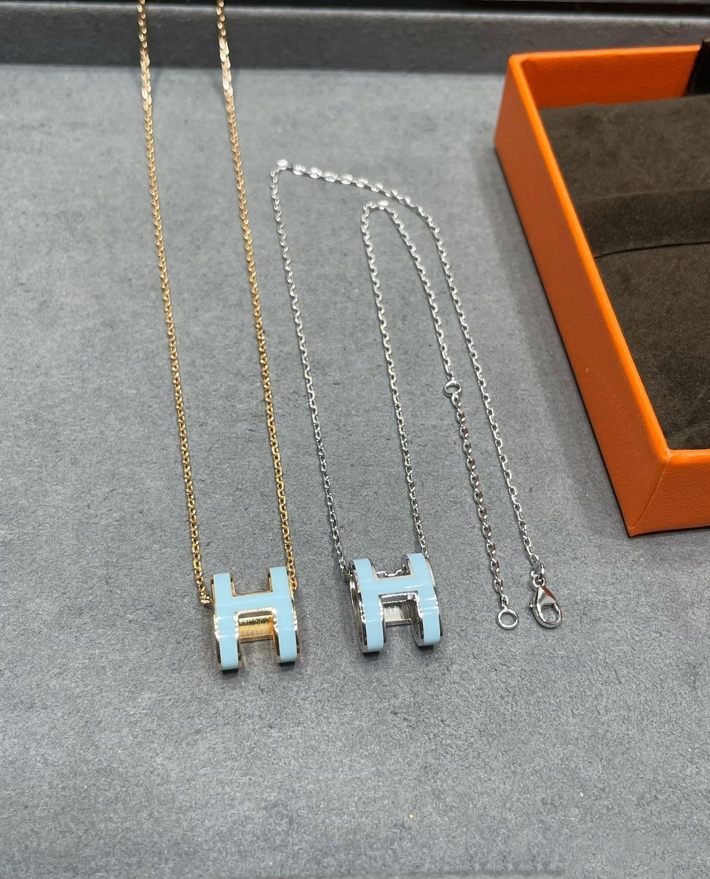 [KELA]POP H SKY BLUE NECKLACE