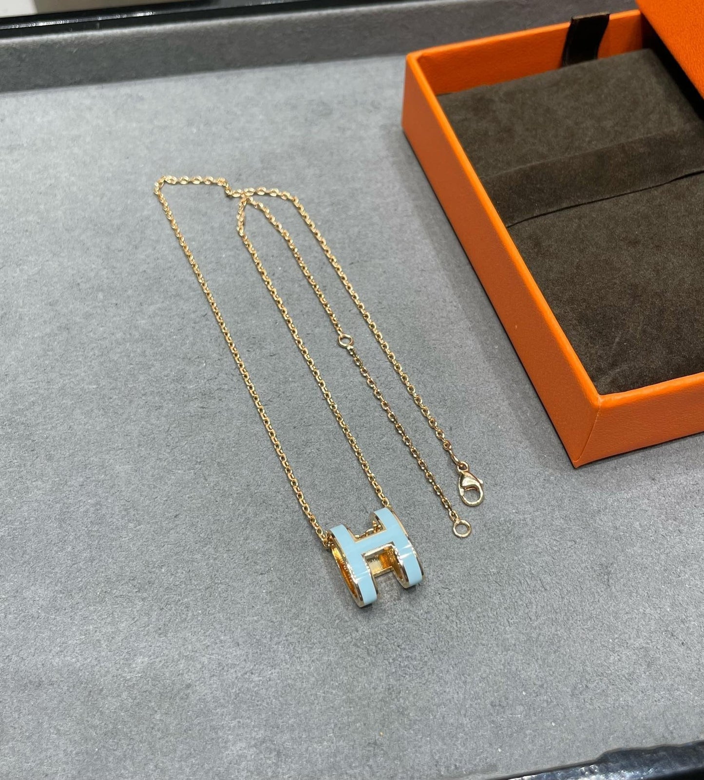[KELA]POP H SKY BLUE NECKLACE