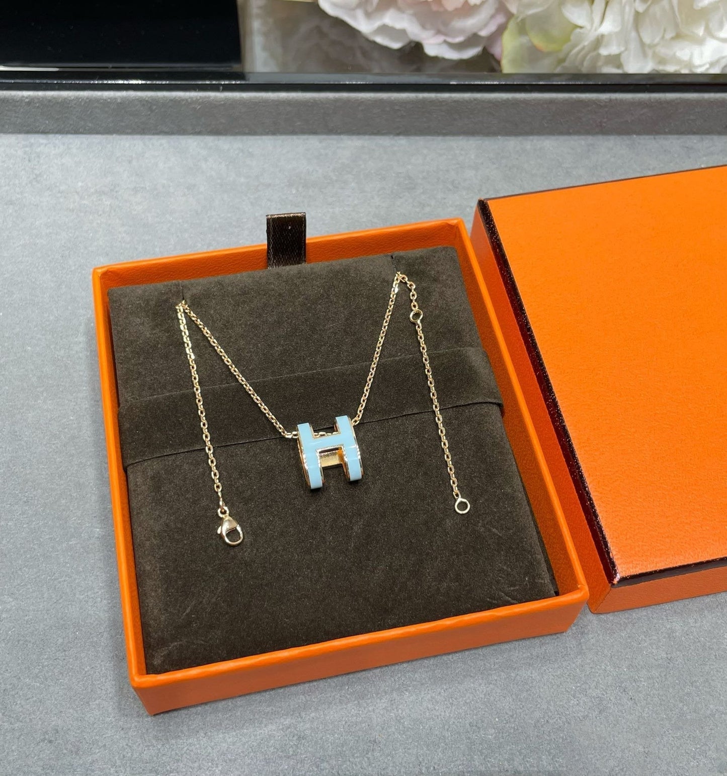 [KELA]POP H SKY BLUE NECKLACE