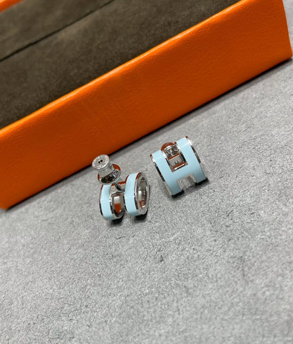 [KELA]POP H SKY BLUE STUD EARRINGS