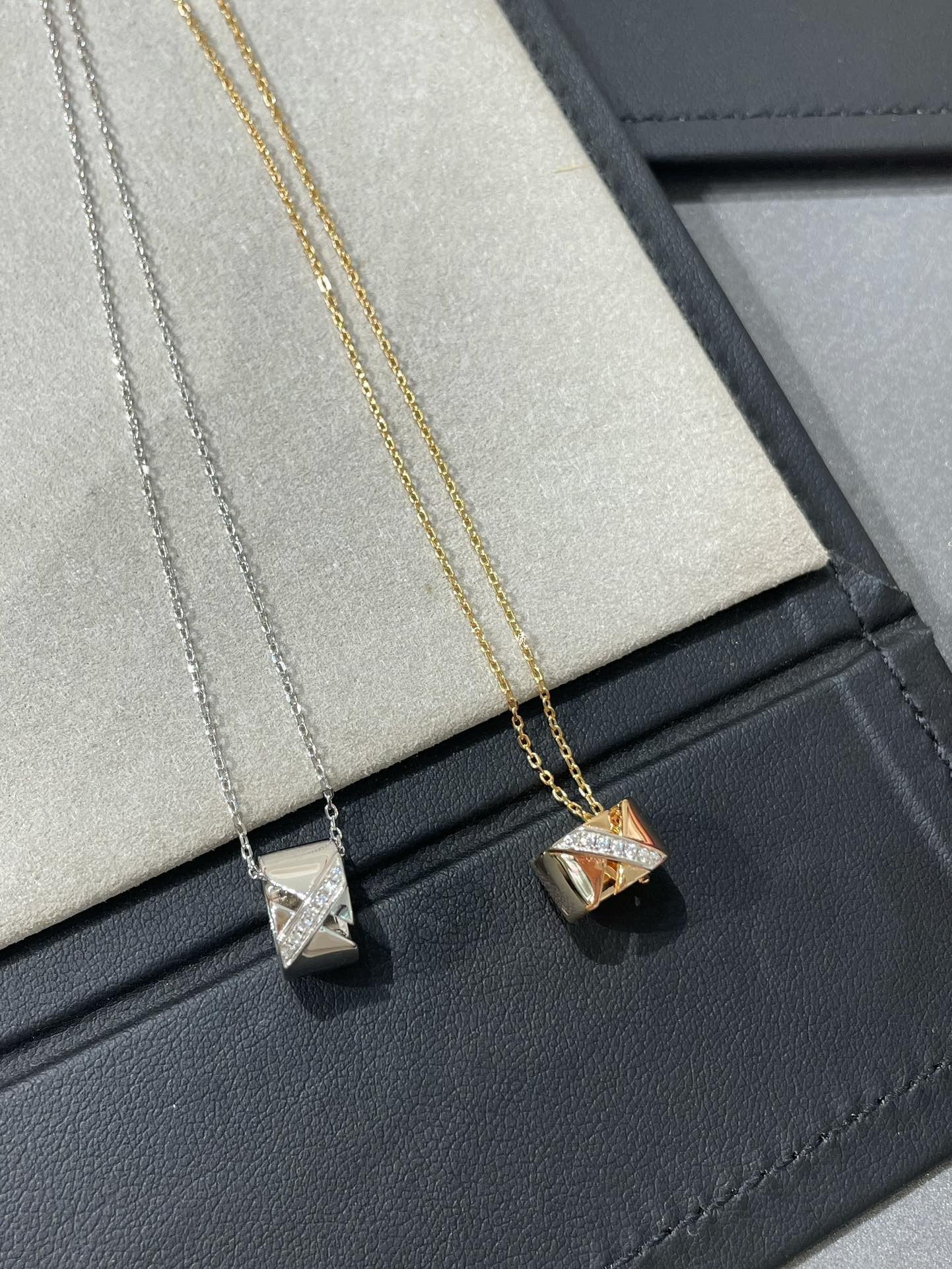 [KELA]LIENS EVIDENCE DIAMOND NECKLACE