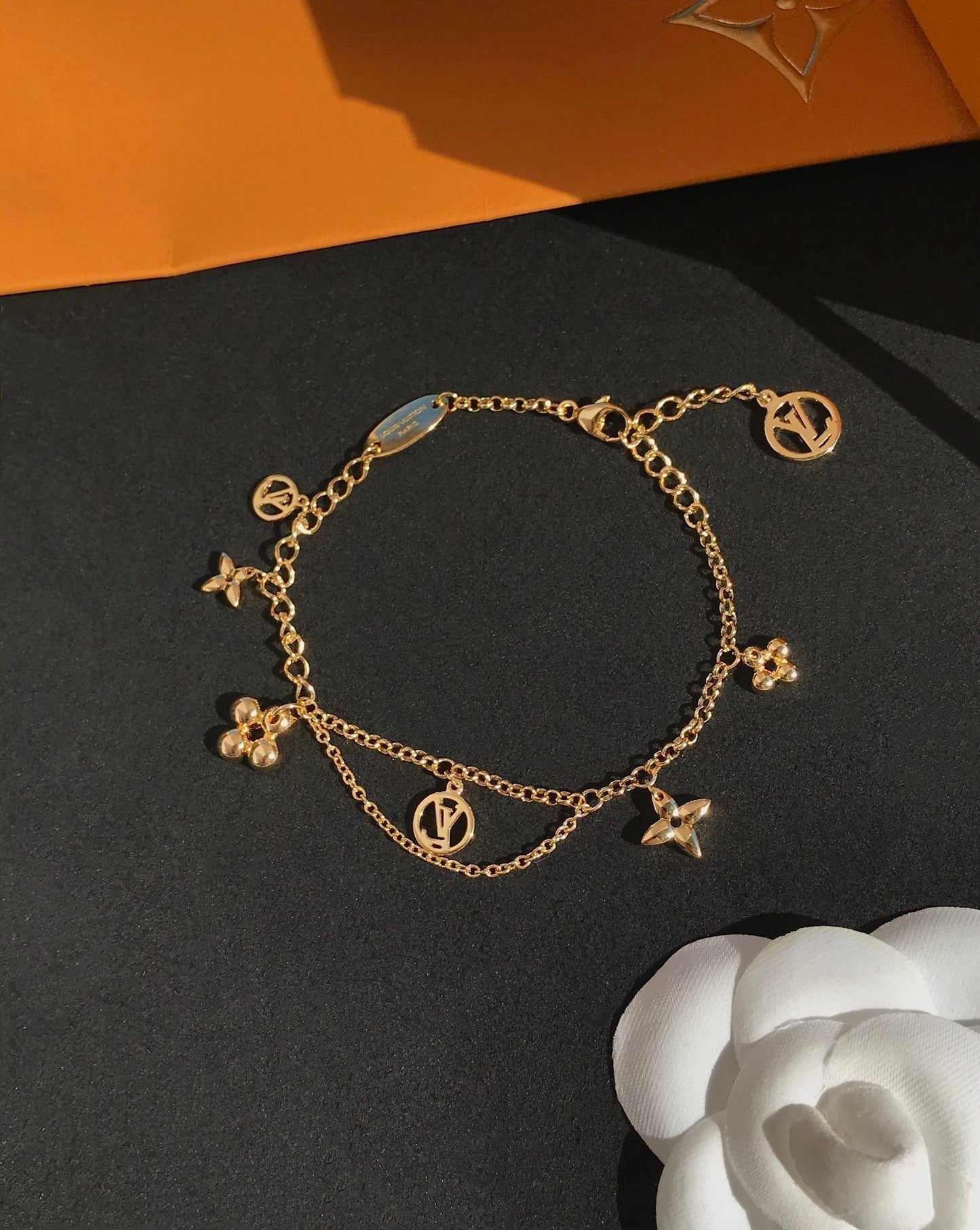 [KELA]BLOOMING ROSE GOLD MOP BRACELET