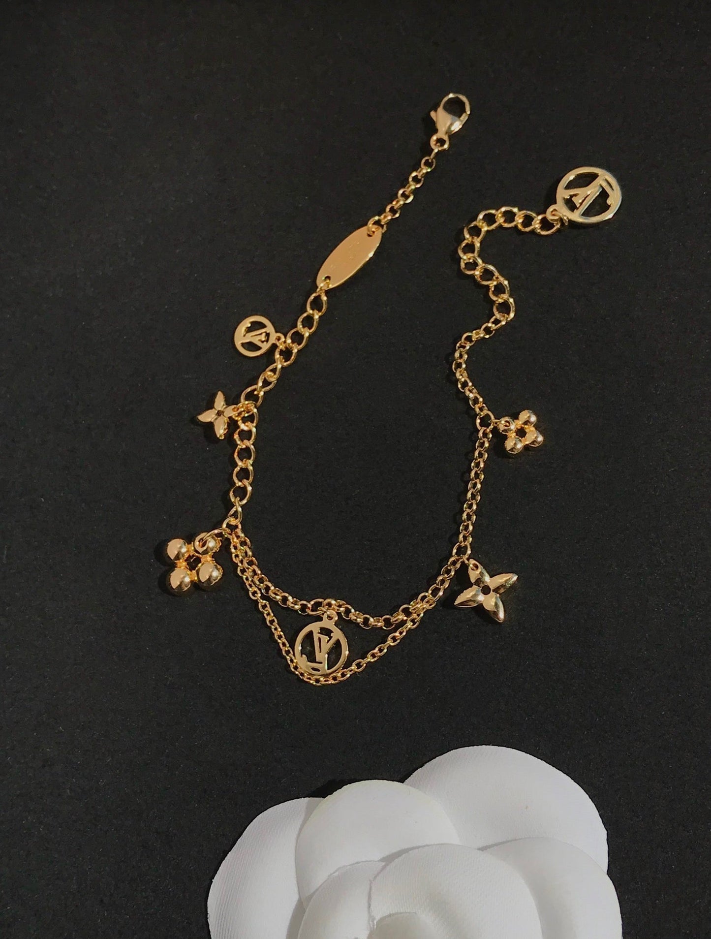 [KELA]BLOOMING ROSE GOLD MOP BRACELET