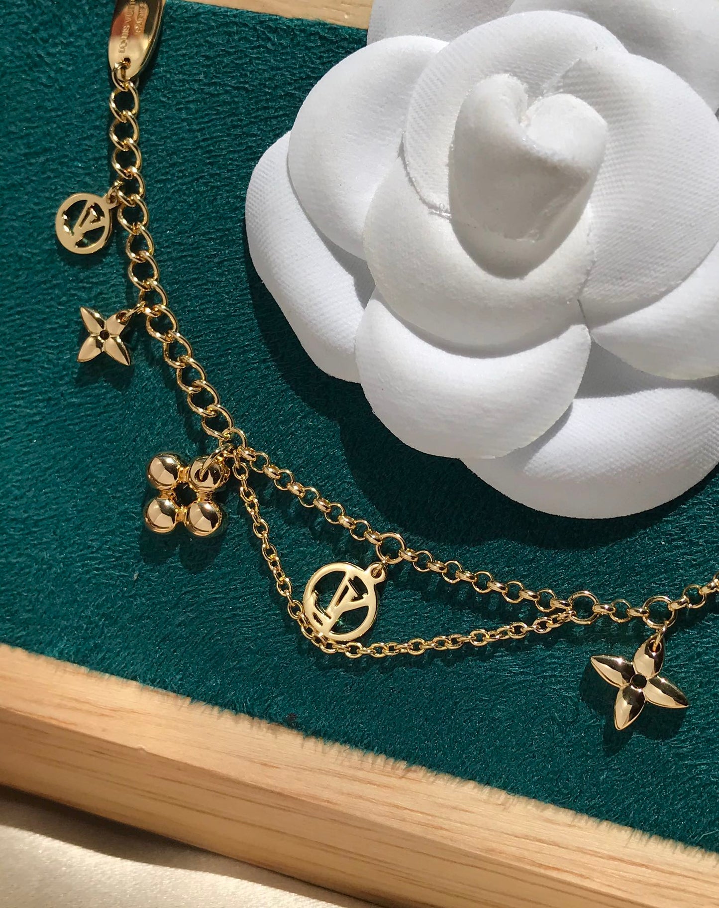 [KELA]BLOOMING ROSE GOLD MOP BRACELET