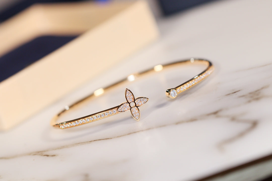 [KELA]IDYLLE GOLD OPEN BRACELET DIAMOND PAVED